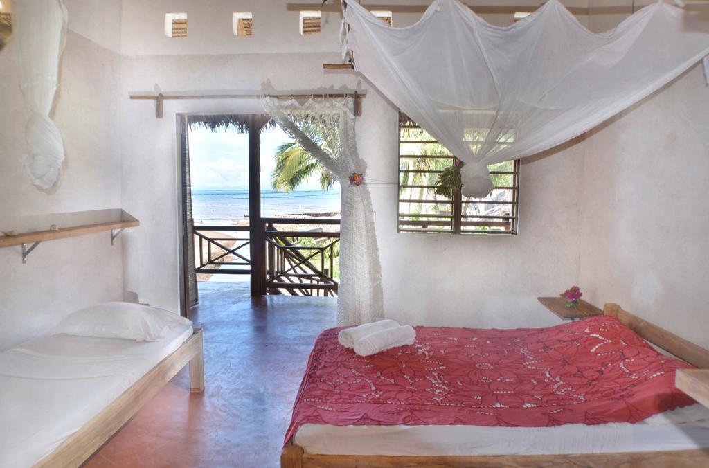 Ylang Hotel Ambondrona  Exterior photo