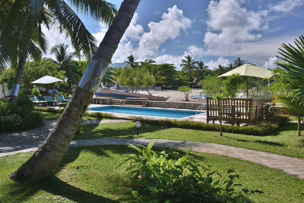 Ylang Hotel Ambondrona  Exterior photo